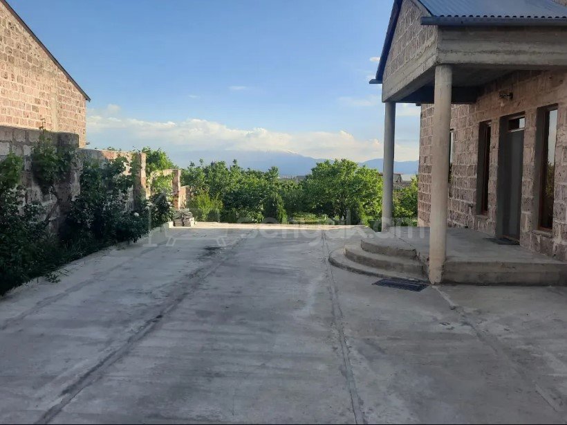 2 Սենյականոց Սեփական Տուն, 140քմ, Կապիտալ Վերանորոգված, Ավտոտնակով
