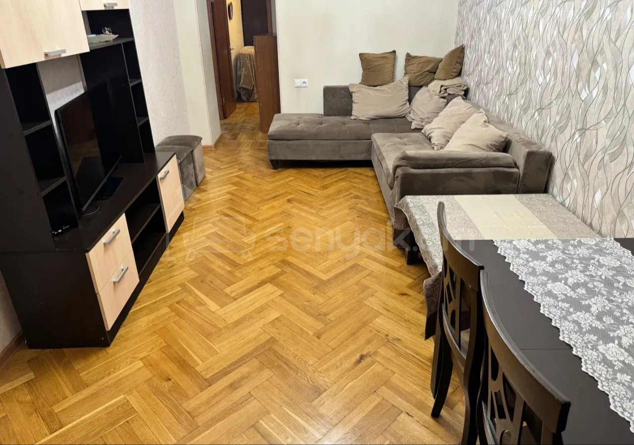 3 Սենյականոց Բնակարան Քարե Շենքում, 56քմ, 5/5 հարկ, Կապիտալ Վերանորոգված, Կահավորված