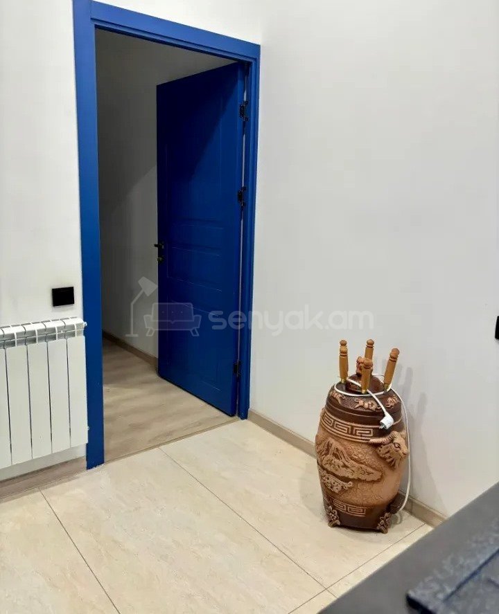3 Սենյականոց Բնակարան Քարե Շենքում, 64քմ, 1/5 հարկ, Դիզայներական Վերանորոգված