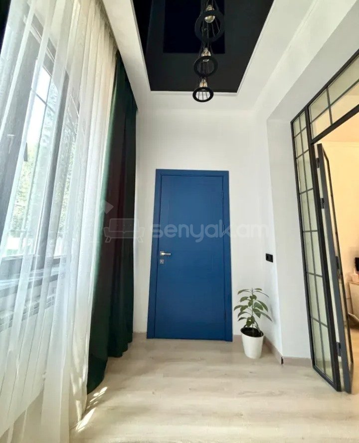 3 Սենյականոց Բնակարան Քարե Շենքում, 64քմ, 1/5 հարկ, Դիզայներական Վերանորոգված