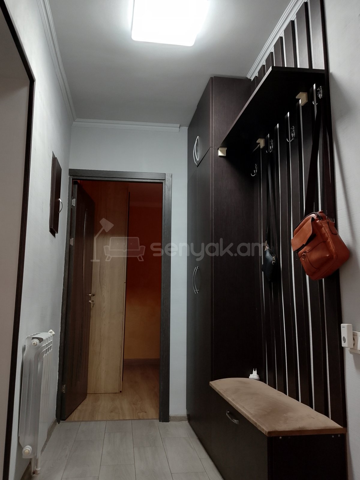 3 Սենյականոց Բնակարան Քարե Շենքում, 63քմ, 5/5 հարկ, Կապիտալ Վերանորոգված