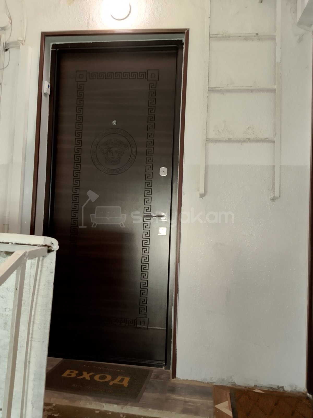 3 Սենյականոց Բնակարան Քարե Շենքում, 63քմ, 5/5 հարկ, Կապիտալ Վերանորոգված