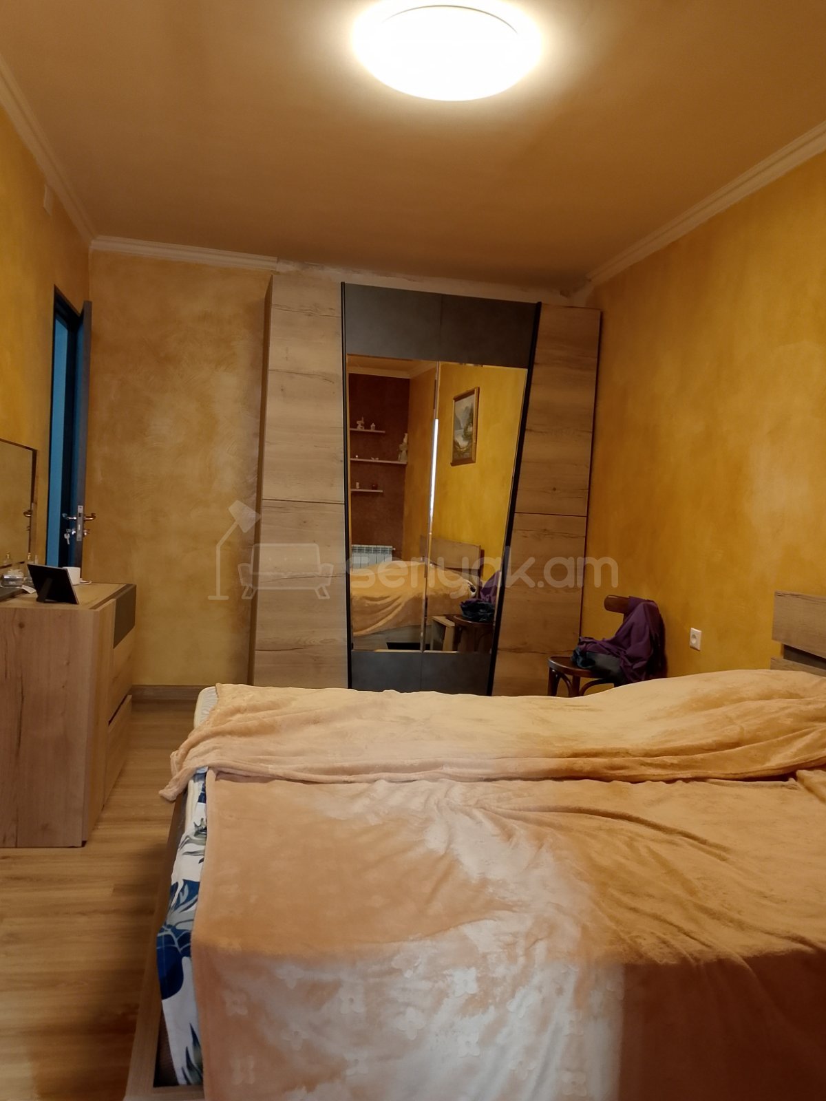 3 Սենյականոց Բնակարան Քարե Շենքում, 63քմ, 5/5 հարկ, Կապիտալ Վերանորոգված