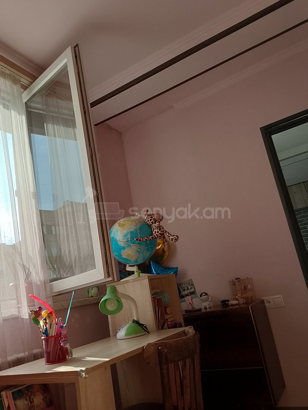 3 Սենյականոց Բնակարան Քարե Շենքում, 63քմ, 5/5 հարկ, Կապիտալ Վերանորոգված