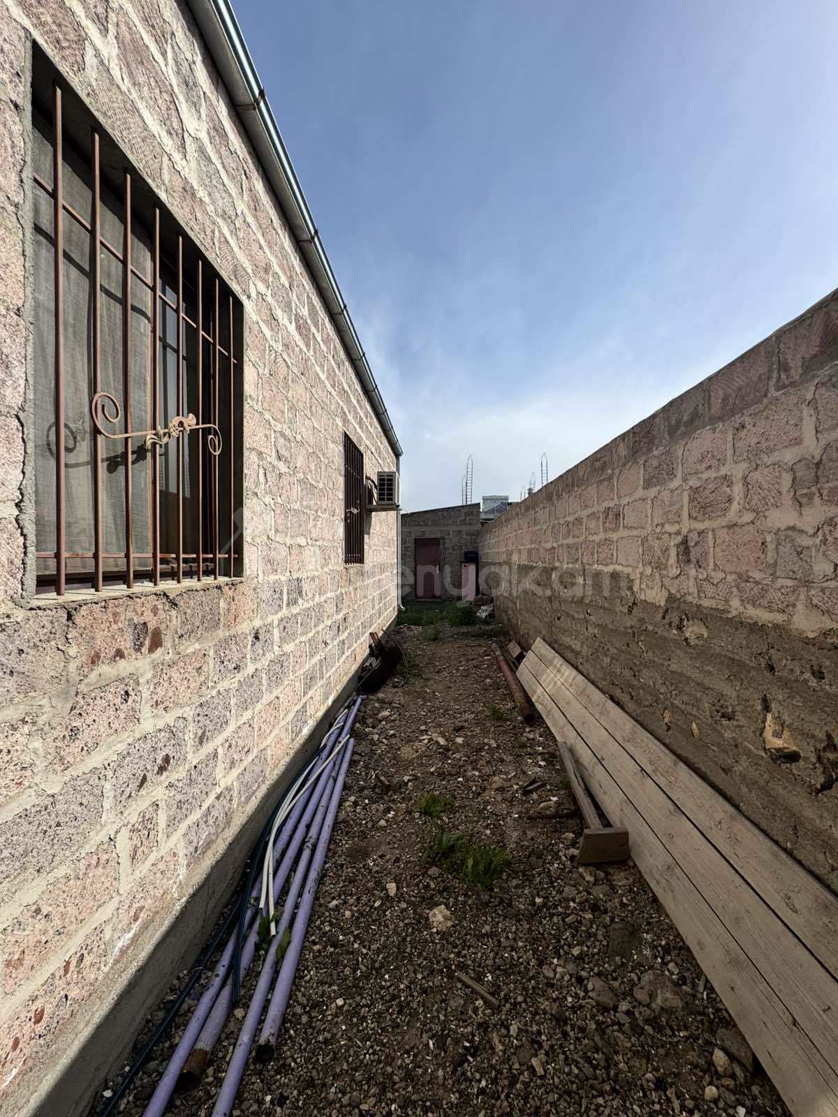 3 Սենյականոց Սեփական Տուն, 98քմ, Կապիտալ Վերանորոգված, Ավտոտնակով