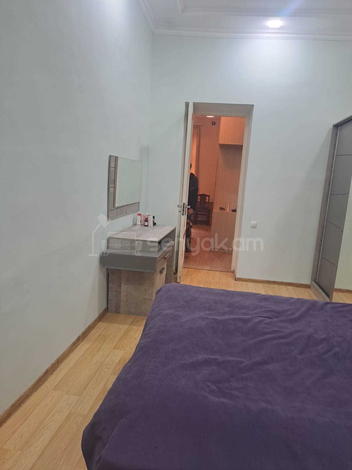 3 Սենյականոց Բնակարան Քարե Շենքում, 64քմ, 1/4 հարկ, Կապիտալ Վերանորոգված