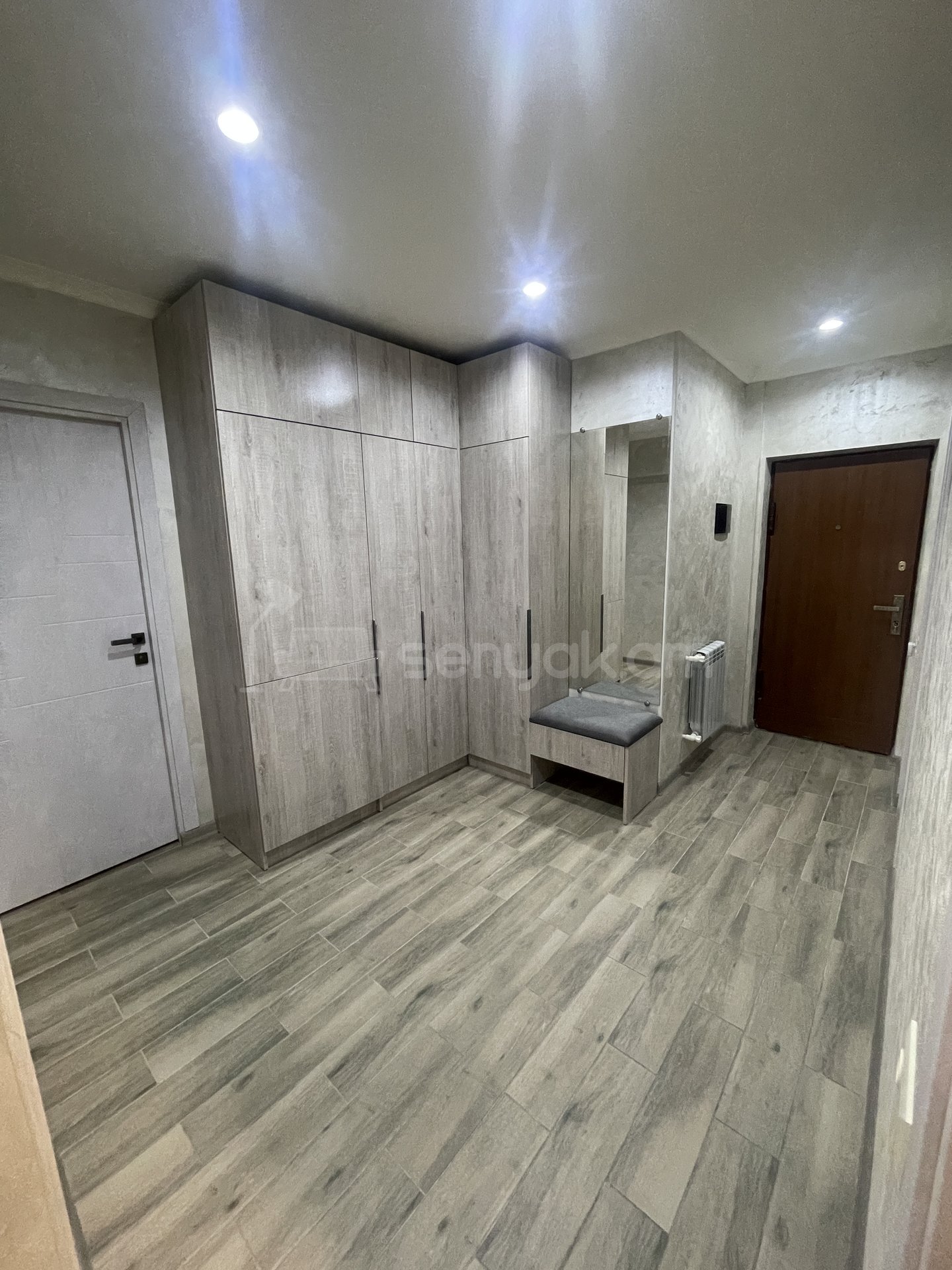 3 Սենյականոց Բնակարան, 80քմ, 10/12 հարկ, Կապիտալ Վերանորոգված, Կահավորված
