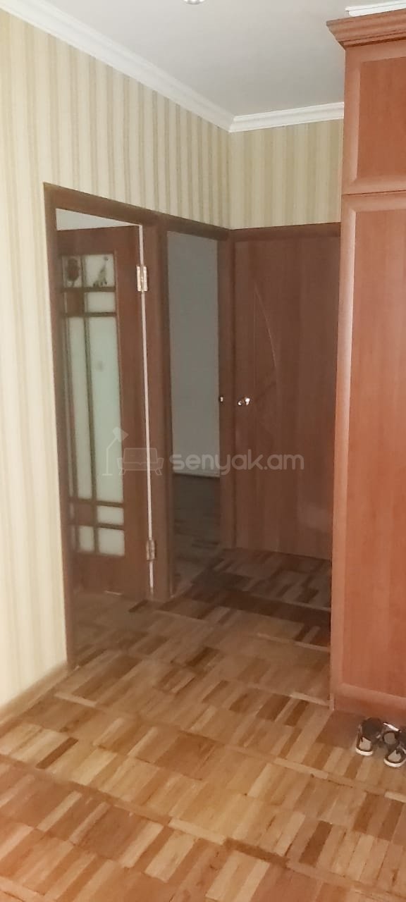 3 Սենյականոց Բնակարան, 78քմ, 8/9 հարկ, Նորմալ Վիճակում