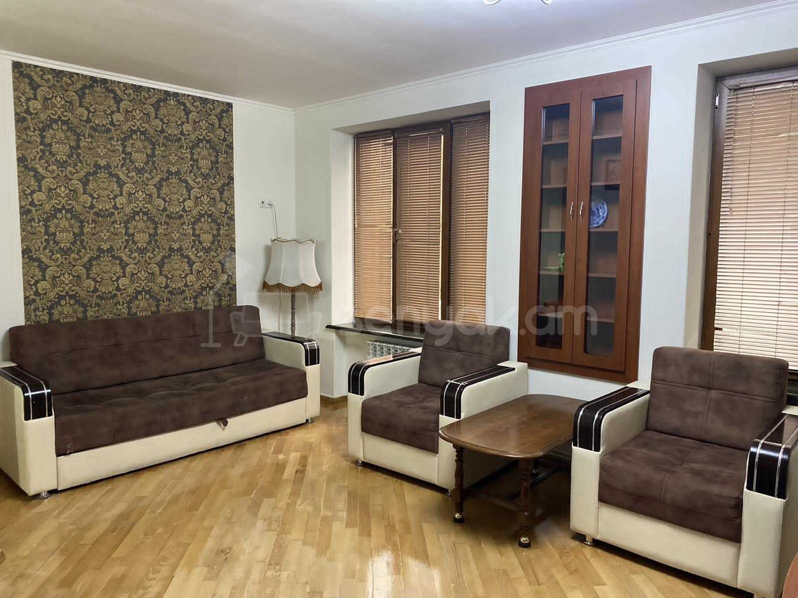 2 Սենյականոց Բնակարան Քարե Շենքում, 55քմ, 2/5 հարկ, Կապիտալ Վերանորոգված, Կահավորված