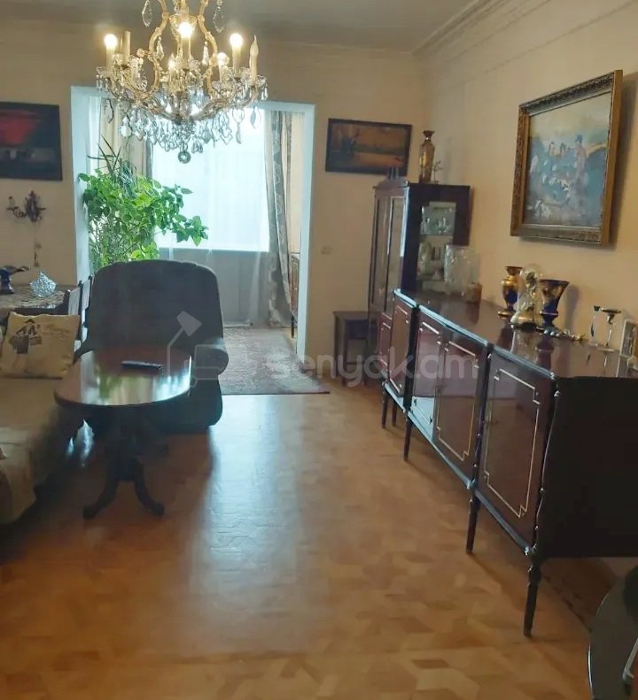 3 Սենյականոց Բնակարան Քարե Շենքում, 74քմ, 3/5 հարկ, Կոսմետիկ Վերանորոգված, Կահավորված