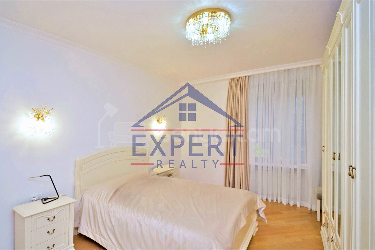 3 Սենյականոց Բնակարան Քարե Շենքում, 103քմ, 3/5 հարկ, Դիզայներական Վերանորոգված