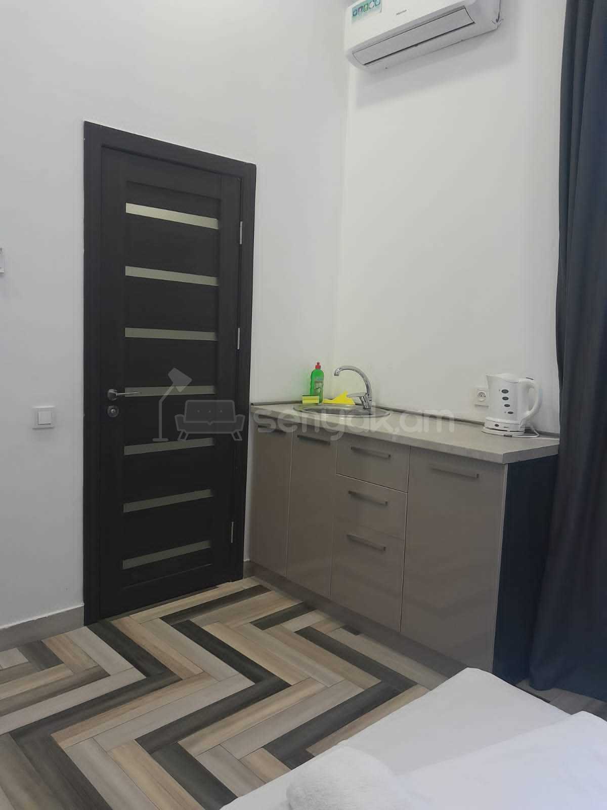 1 Սենյականոց Բնակարան Նորակառույցում, 18քմ, 1/6 հարկ, Դիզայներական Վերանորոգված