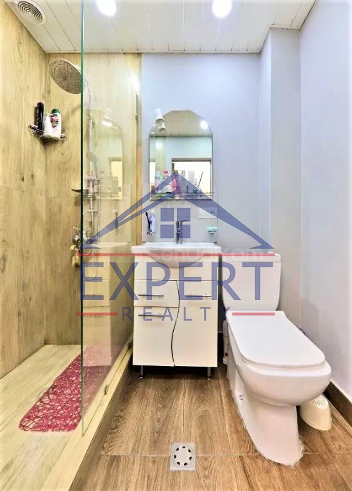 2 Սենյականոց Բնակարան Քարե Շենքում, 45քմ, 5/5 հարկ, Դիզայներական Վերանորոգված