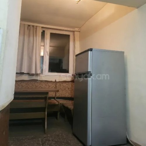 2 Սենյականոց Բնակարան Քարե Շենքում, 55քմ, 3/4 հարկ, Նորմալ Վիճակում, Կահավորված, Արևկող