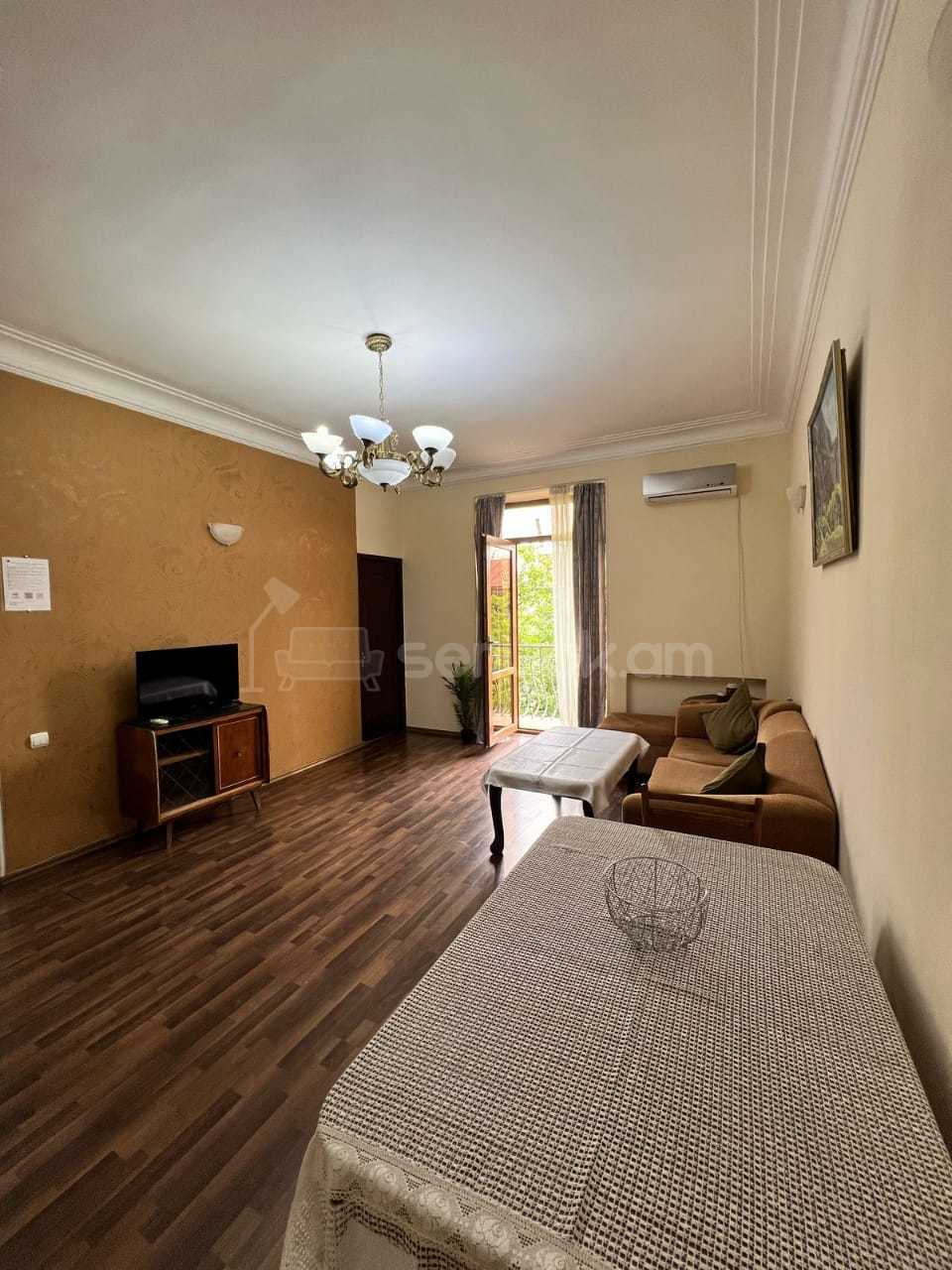 2 Սենյականոց Բնակարան Քարե Շենքում, 47քմ, 4/4 հարկ, Կոսմետիկ Վերանորոգված, Կահավորված