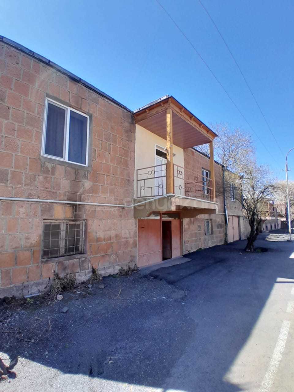 5 Սենյականոց Սեփական Տուն, 400քմ, Նորմալ Վիճակում, Ավտոտնակով
