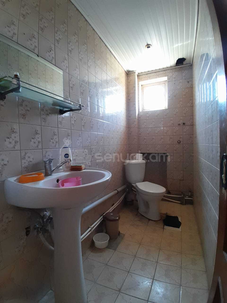 5 Սենյականոց Սեփական Տուն, 400քմ, Նորմալ Վիճակում, Ավտոտնակով