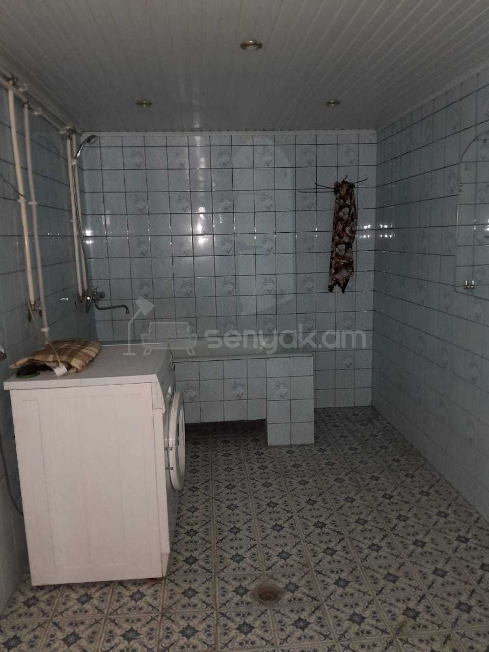 5 Սենյականոց Սեփական Տուն, 400քմ, Նորմալ Վիճակում, Ավտոտնակով