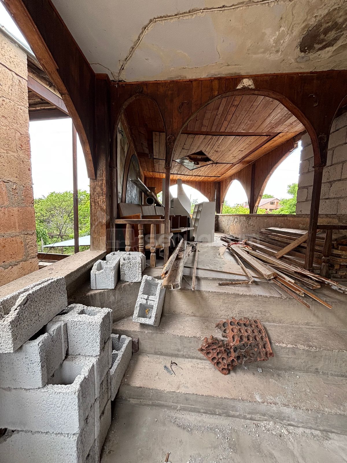 5 Սենյականոց Սեփական Տուն, 300քմ, Նորմալ Վիճակում, Ավտոտնակով