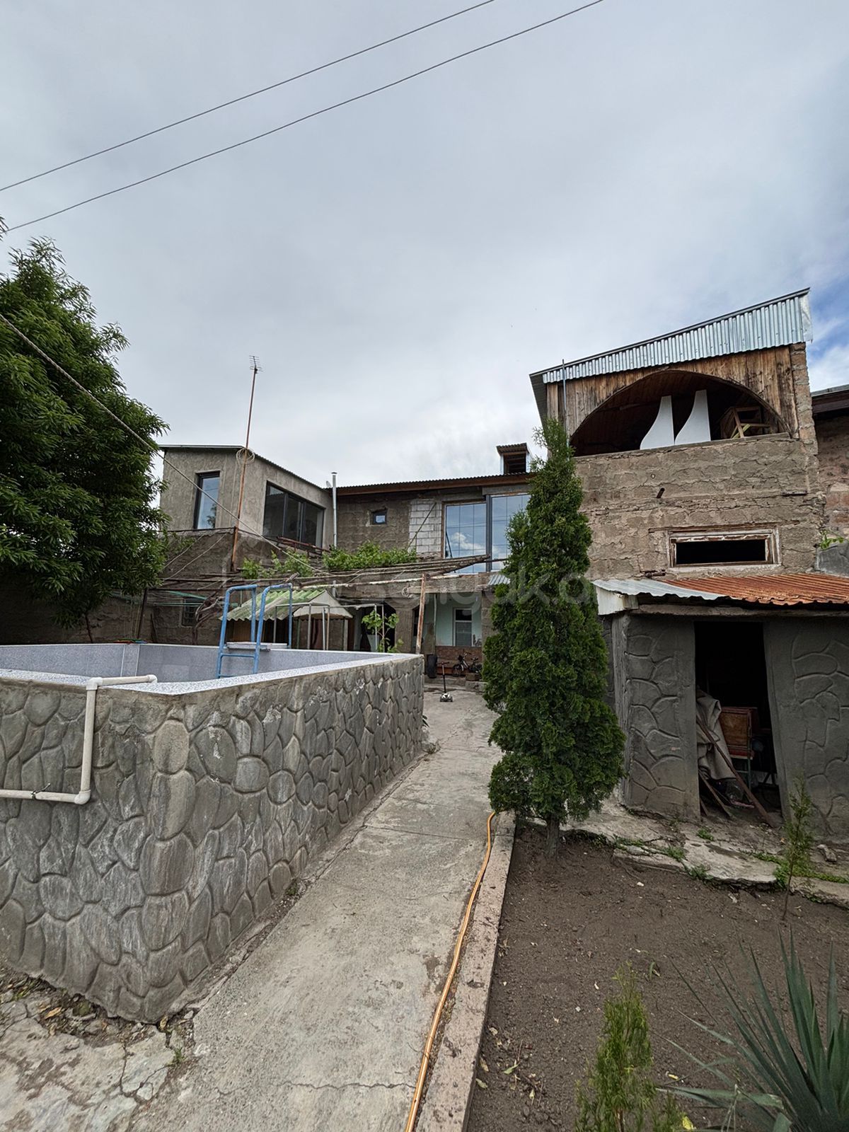 5 Սենյականոց Սեփական Տուն, 300քմ, Նորմալ Վիճակում, Ավտոտնակով