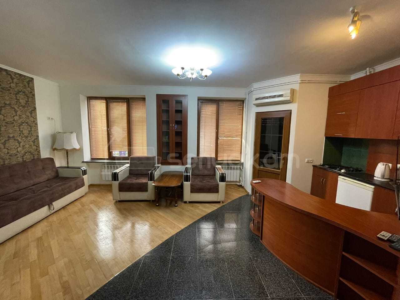 2 Սենյականոց Բնակարան Քարե Շենքում, 55քմ, 2/5 հարկ, Կոսմետիկ Վերանորոգված, Կահավորված