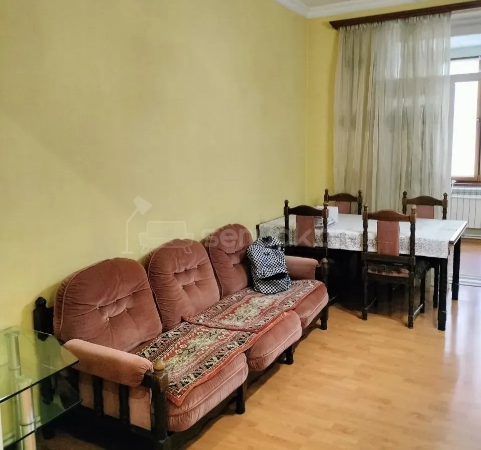 3 Սենյականոց Բնակարան Քարե Շենքում, 71քմ, 2/5 հարկ, Կապիտալ Վերանորոգված, Կահավորված, Արևկող