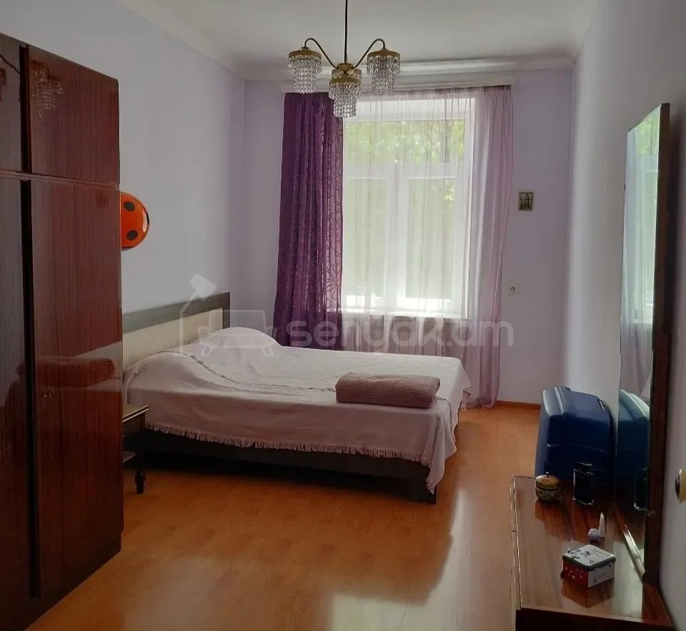 3 Սենյականոց Բնակարան Քարե Շենքում, 71քմ, 2/5 հարկ, Կապիտալ Վերանորոգված, Կահավորված, Արևկող