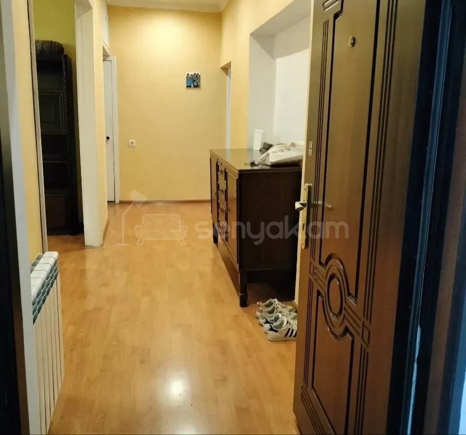 3 Սենյականոց Բնակարան Քարե Շենքում, 71քմ, 2/5 հարկ, Կապիտալ Վերանորոգված, Կահավորված, Արևկող