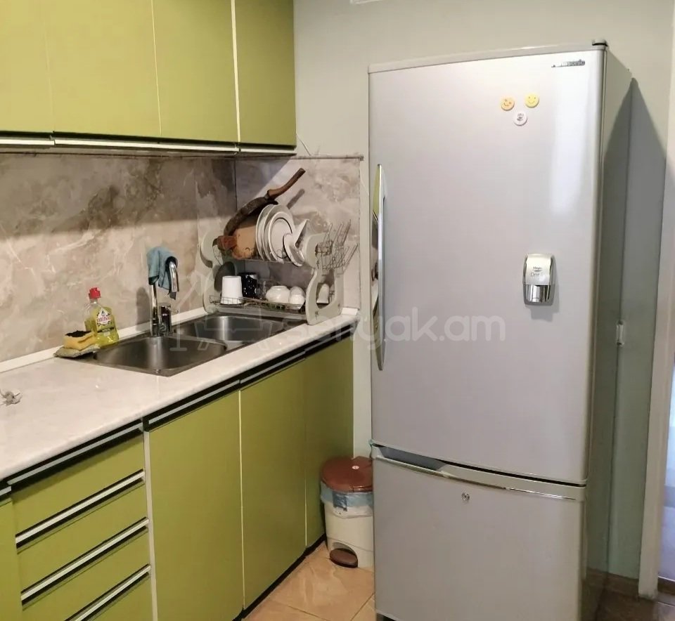 3 Սենյականոց Բնակարան Քարե Շենքում, 71քմ, 2/5 հարկ, Կապիտալ Վերանորոգված, Կահավորված, Արևկող
