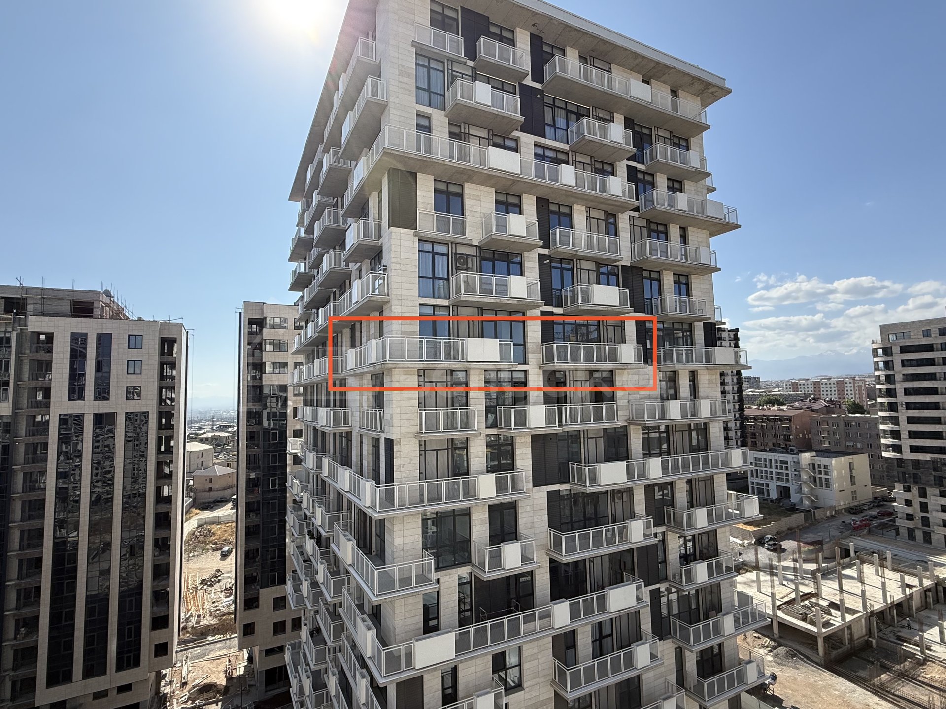 3 Սենյականոց Բնակարան Նորակառույցում, 112քմ, 13/18 հարկ, Պետական Վիճակում