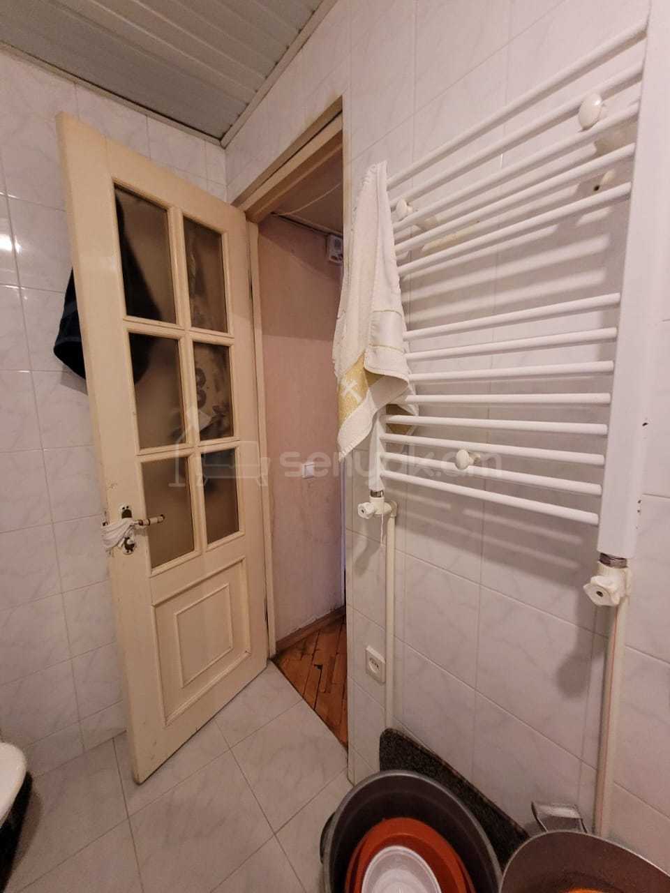 2 Սենյականոց Բնակարան Քարե Շենքում, 47քմ, 2/5 հարկ, Կոսմետիկ Վերանորոգված, Կահավորված, Արևկող