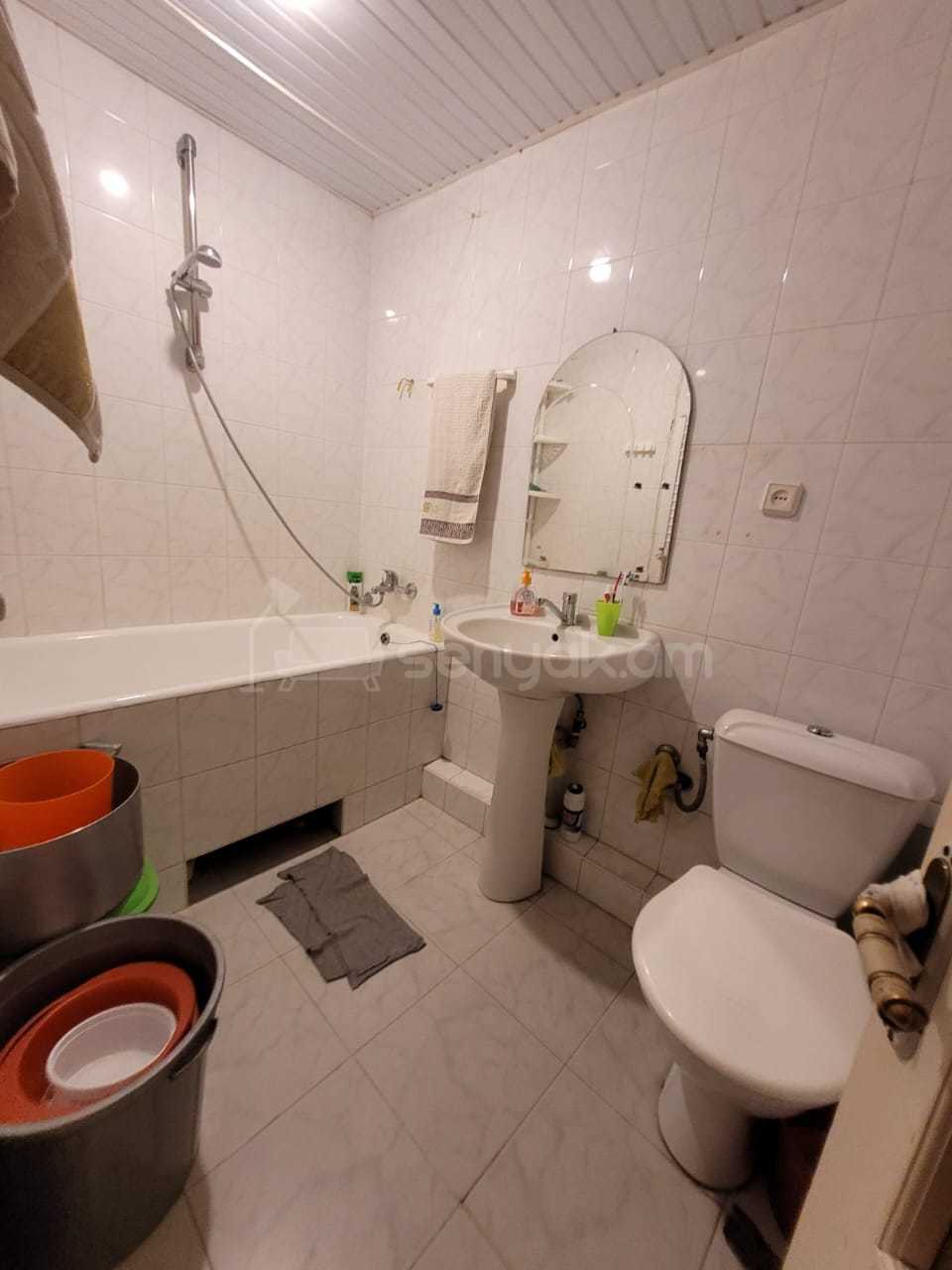 2 Սենյականոց Բնակարան Քարե Շենքում, 47քմ, 2/5 հարկ, Կոսմետիկ Վերանորոգված, Կահավորված, Արևկող