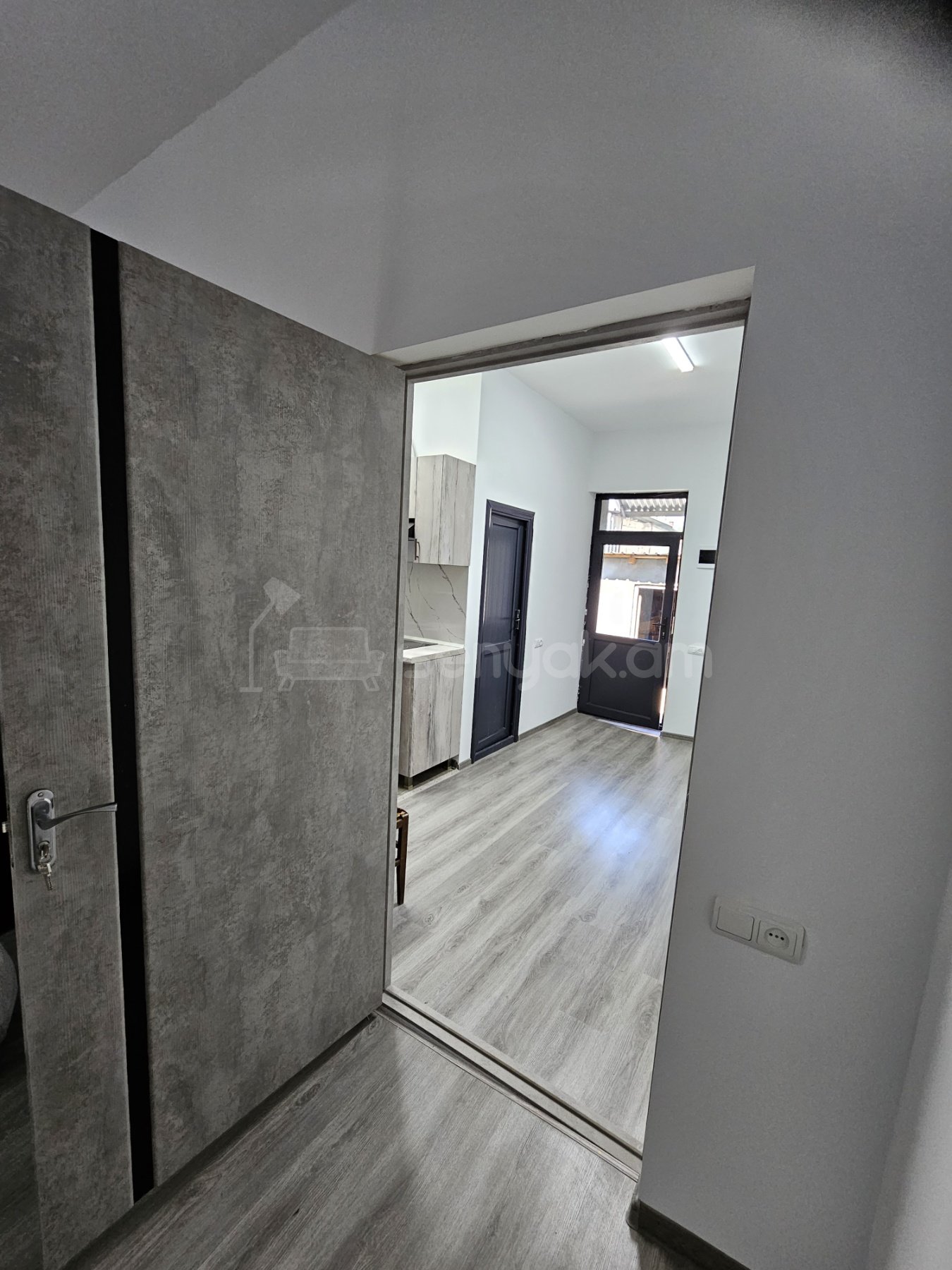 2 Սենյականոց Սեփական Տուն, 60քմ, Կապիտալ Վերանորոգված, Մասամբ Կահավորված