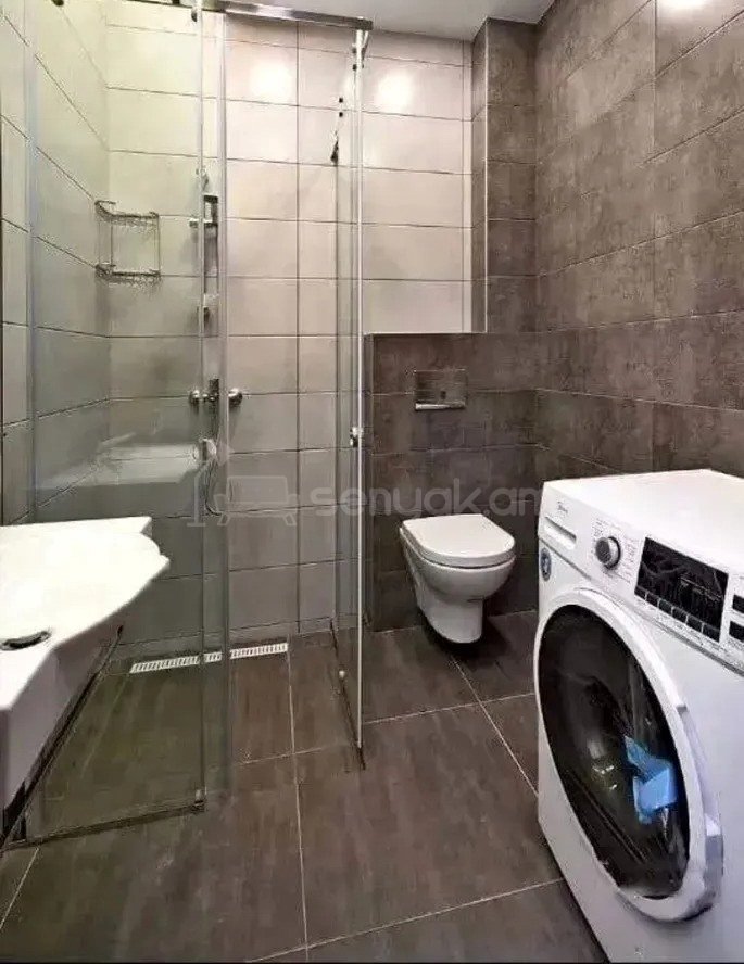 2 Սենյականոց Բնակարան Քարե Շենքում, 40քմ, 4/6 հարկ, Դիզայներական Վերանորոգված