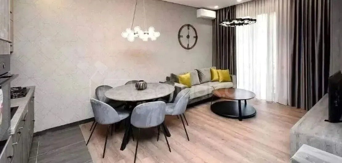 2 Սենյականոց Բնակարան Քարե Շենքում, 40քմ, 4/6 հարկ, Դիզայներական Վերանորոգված