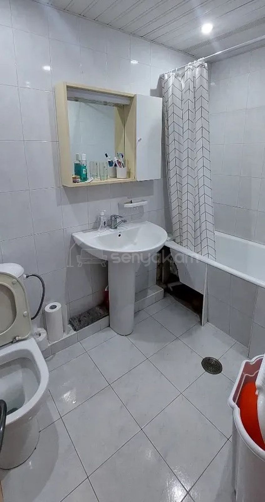 3 Սենյականոց Բնակարան Քարե Շենքում, 78քմ, 3/5 հարկ, Նորմալ Վիճակում