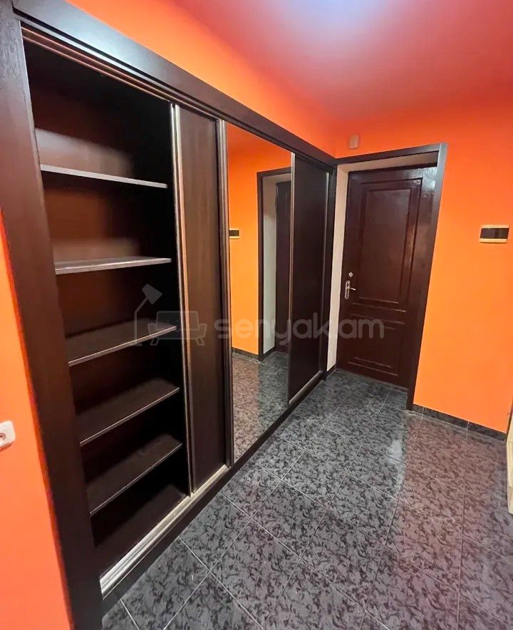 2 Սենյականոց Բնակարան Քարե Շենքում, 58քմ, 3/7 հարկ, Նորմալ Վիճակում