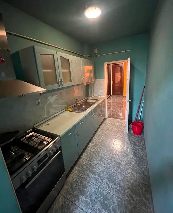 2 Սենյականոց Բնակարան Քարե Շենքում, 58քմ, 3/7 հարկ, Նորմալ Վիճակում