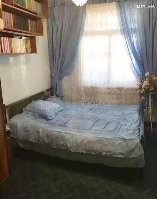 3 Սենյականոց Բնակարան, 60քմ, 7/9 հարկ, Նորմալ Վիճակում, Կահավորված, Արևկող