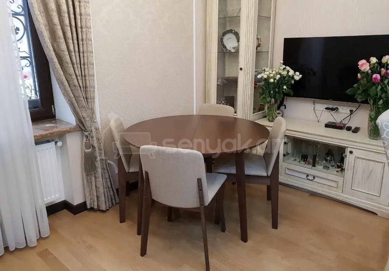 3 Սենյականոց Բնակարան Քարե Շենքում, 72քմ, 2/6 հարկ, Կապիտալ Վերանորոգված