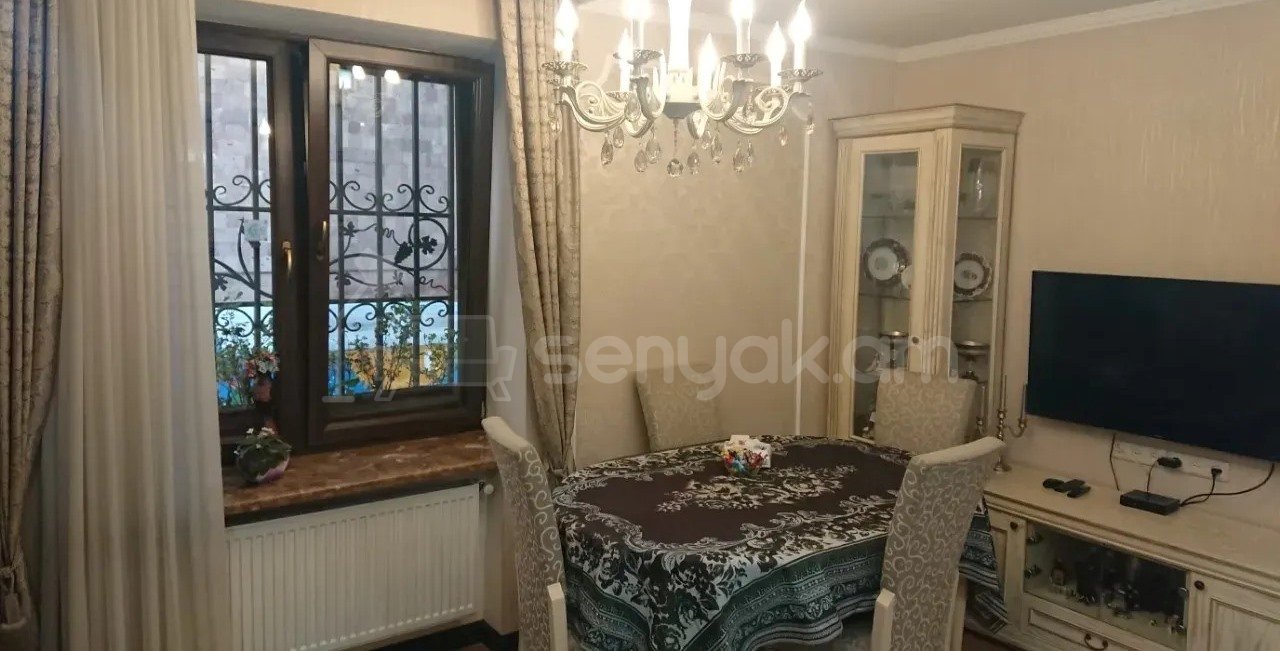 3 Սենյականոց Բնակարան Քարե Շենքում, 72քմ, 2/6 հարկ, Կապիտալ Վերանորոգված