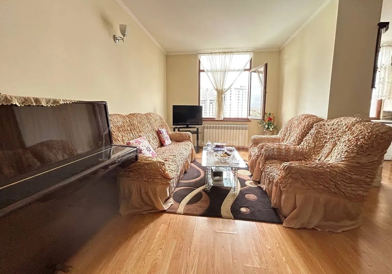 3 Սենյականոց Բնակարան Նորակառույցում, 73քմ, 9/14 հարկ, Նորմալ Վիճակում