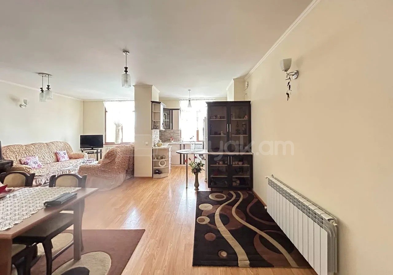 3 Սենյականոց Բնակարան Նորակառույցում, 73քմ, 9/14 հարկ, Նորմալ Վիճակում