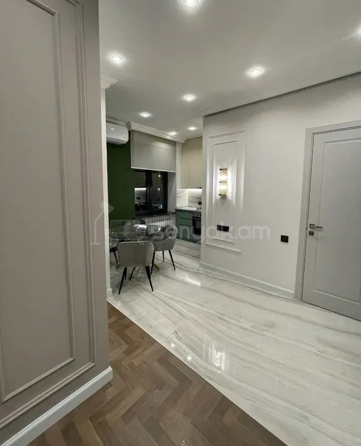 2 Սենյականոց Բնակարան Քարե Շենքում, 40քմ, 2/5 հարկ, Կապիտալ Վերանորոգված