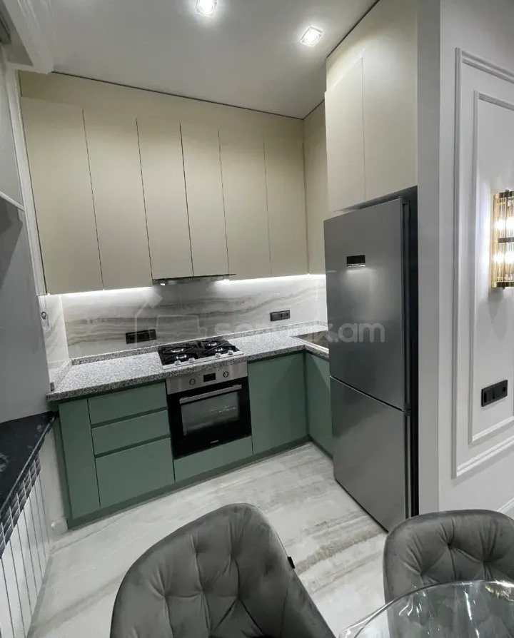 2 Սենյականոց Բնակարան Քարե Շենքում, 40քմ, 2/5 հարկ, Կապիտալ Վերանորոգված