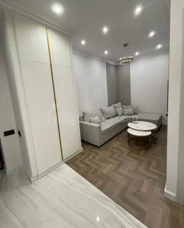 2 Սենյականոց Բնակարան Քարե Շենքում, 40քմ, 2/5 հարկ, Կապիտալ Վերանորոգված