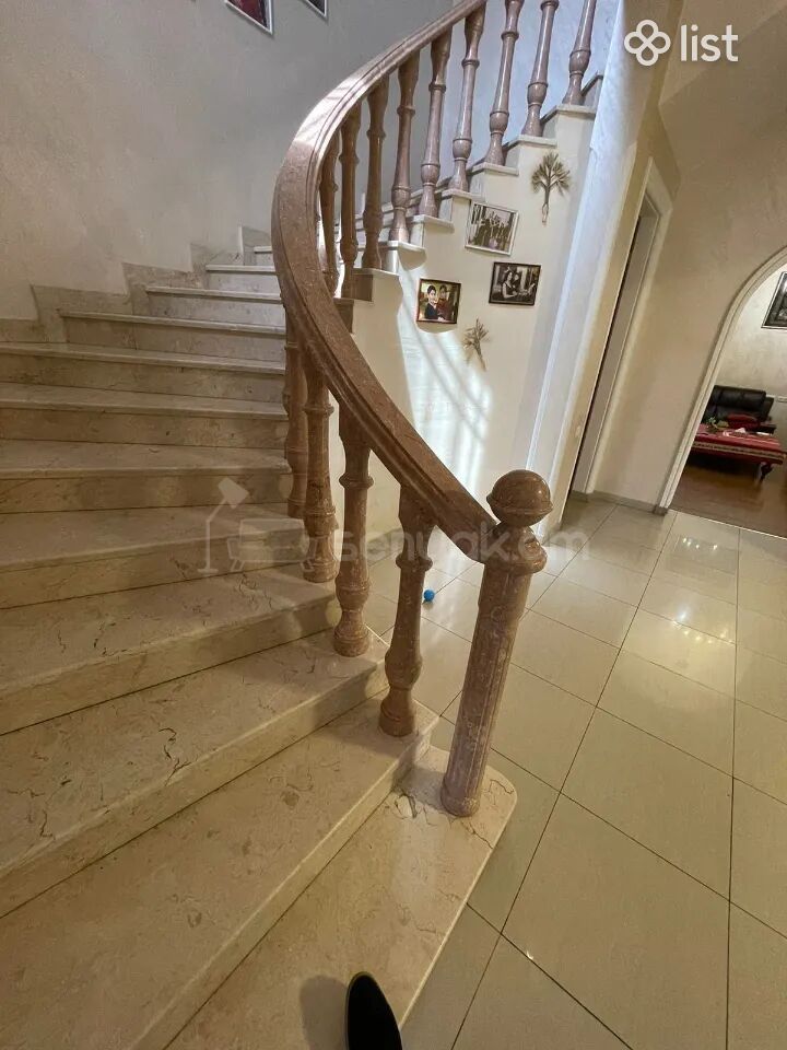 4 Սենյականոց Սեփական Տուն, 335քմ, Կապիտալ Վերանորոգված, Ավտոտնակով