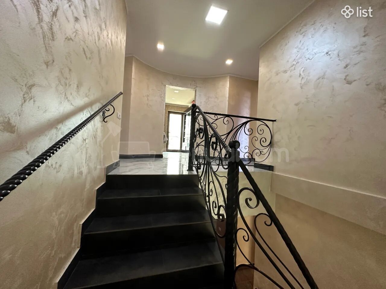5 Սենյականոց Սեփական Տուն, 340քմ, Կապիտալ Վերանորոգված, Ավտոտնակով
