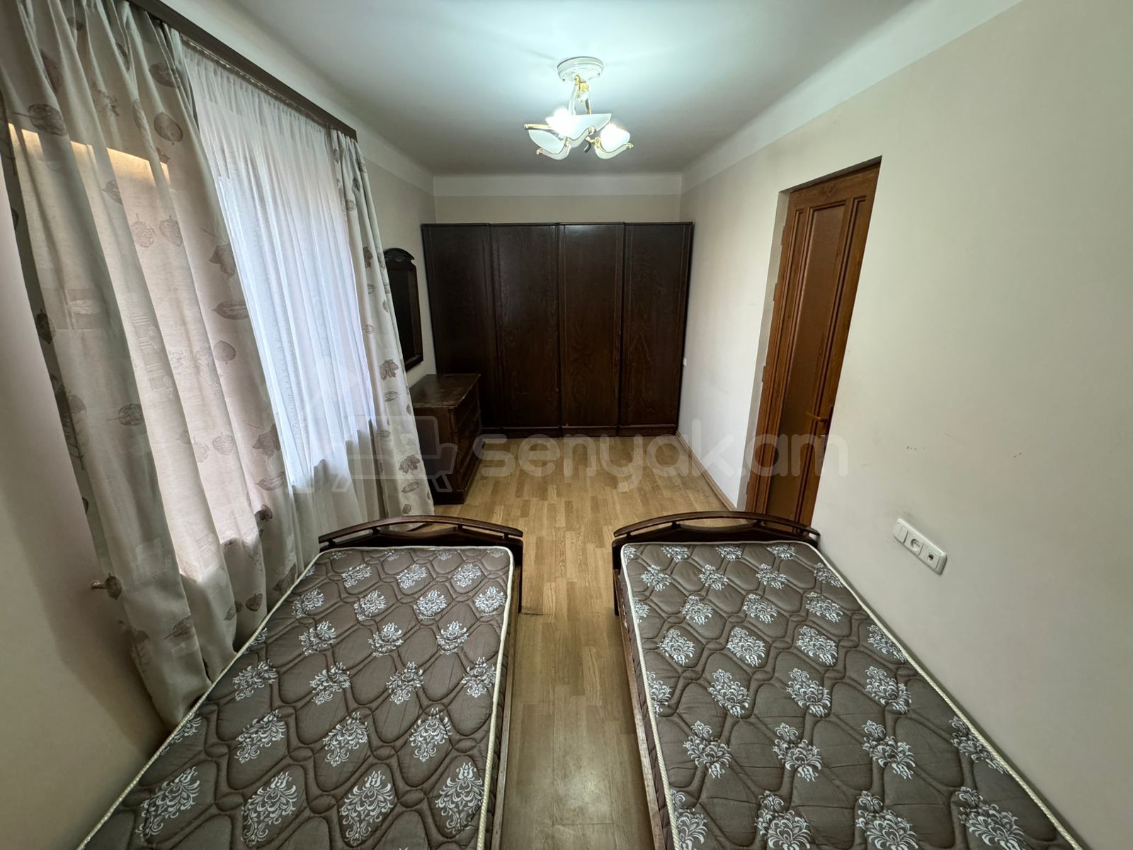 2 Սենյականոց Բնակարան Քարե Շենքում, 50քմ, 2/5 հարկ, Կապիտալ Վերանորոգված, Կահավորված