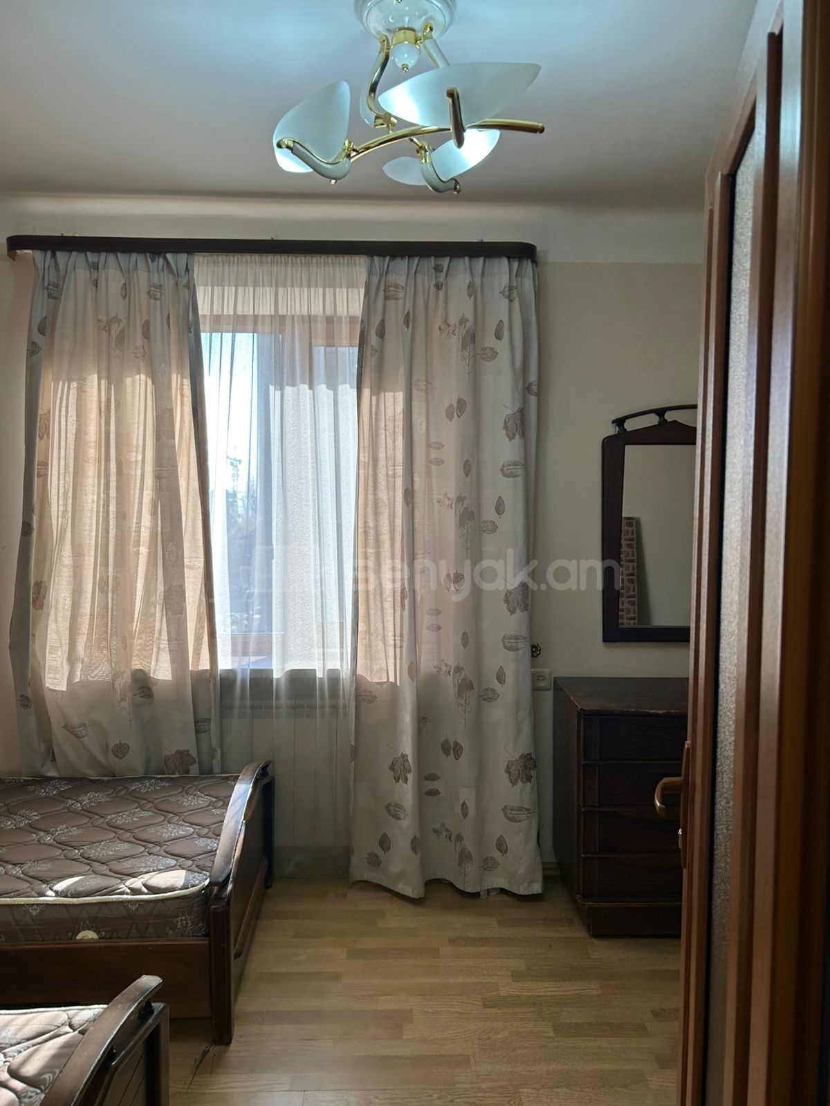 2 Սենյականոց Բնակարան Քարե Շենքում, 50քմ, 2/5 հարկ, Կապիտալ Վերանորոգված, Կահավորված